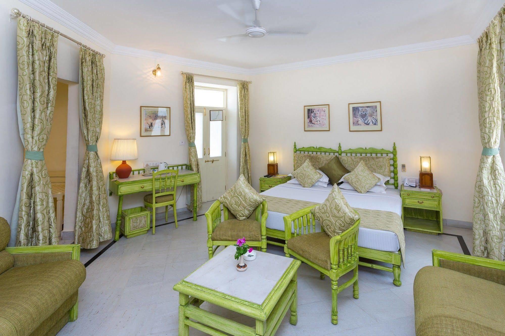 Garden Hotel - Heritage By Hrh Group Of Hotels Udaipur Exterior foto